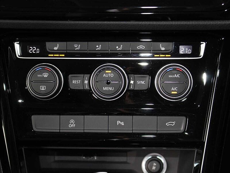 Volkswagen Touran 1.5 TSI ACT OPF 7Si. /AHK/Cam.
