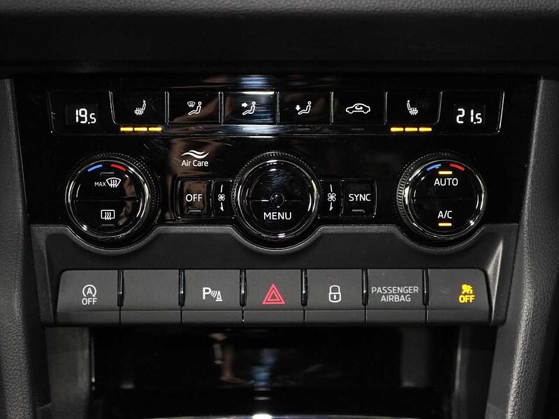 SKODA Karoq 1.5 TSI ACT DSG Sportline VC/AHK/ACC/CAM