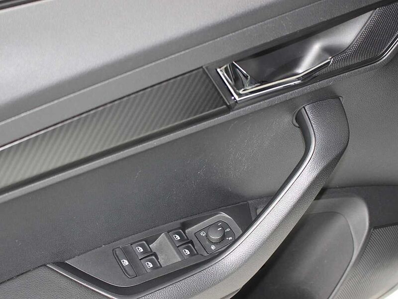 SKODA Karoq 1.5 TSI ACT DSG Sportline VC/AHK/ACC/CAM
