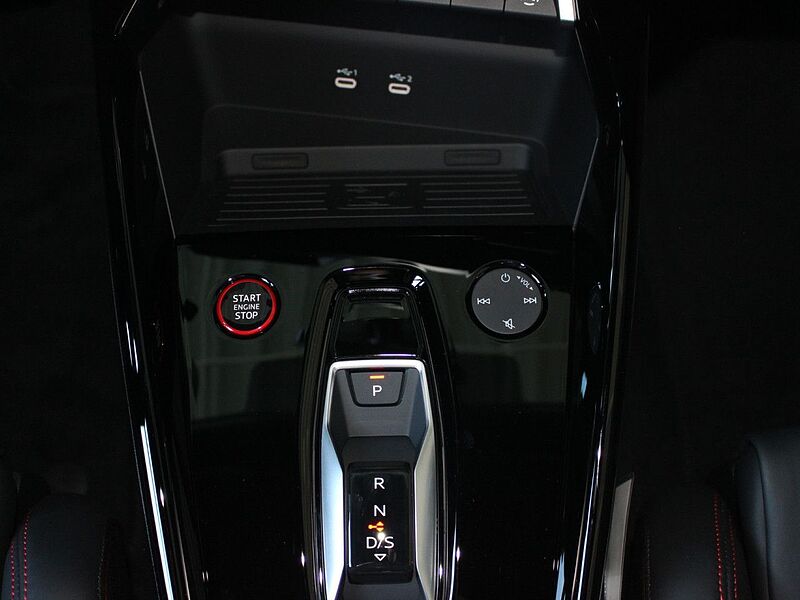 Audi RS3 TFSI Sportback 280km/h/Carbon/HUD/Sonos