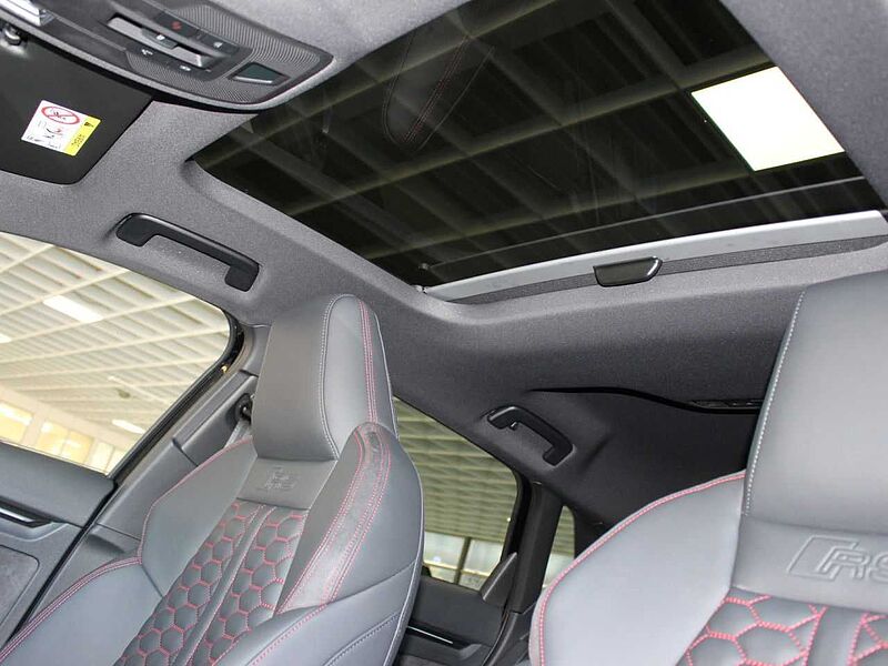 Audi RS3 TFSI Sportback 280km/h/Carbon/HUD/Sonos