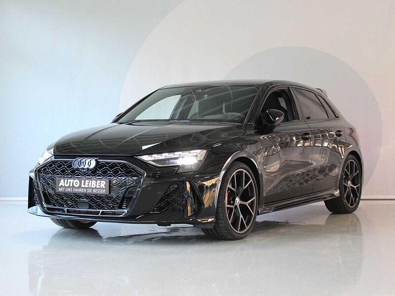 Audi RS3 TFSI Sportback 280km/h/Carbon/HUD/Sonos