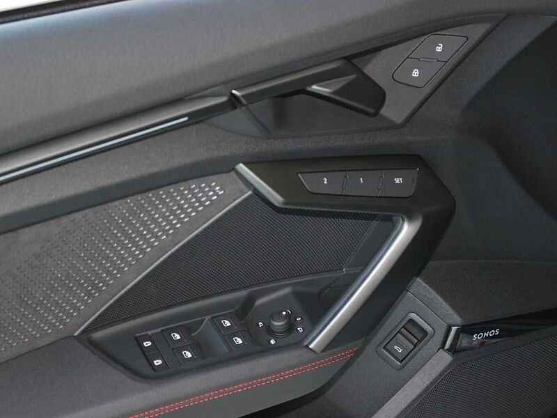 Audi RS3 TFSI Sportback 280km/h/Carbon/HUD/Sonos