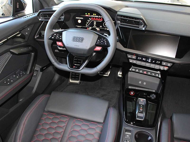 Audi RS3 TFSI Sportback 280km/h/Carbon/HUD/Sonos