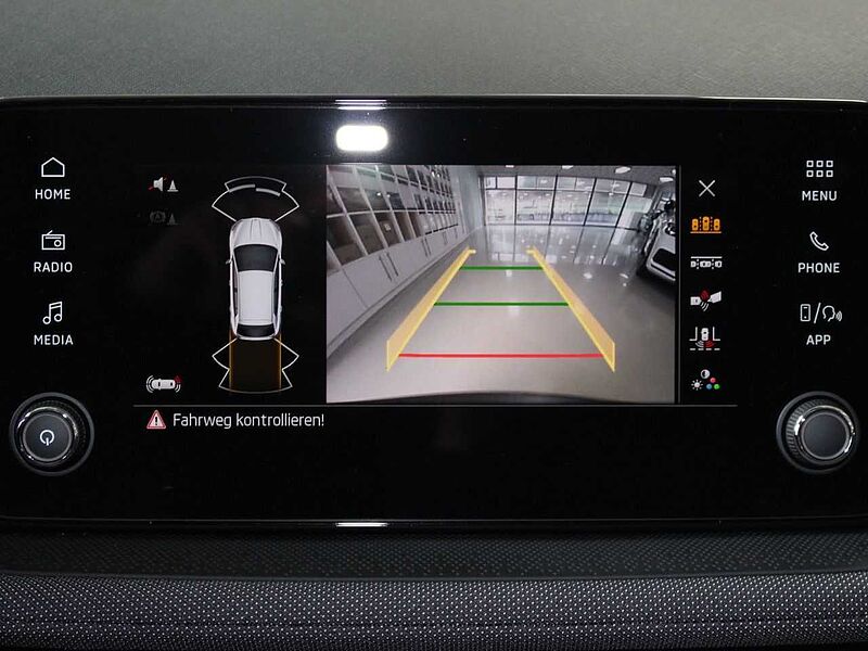 SKODA Fabia 1.0 TSI Tour Cam/VC/CarPlay