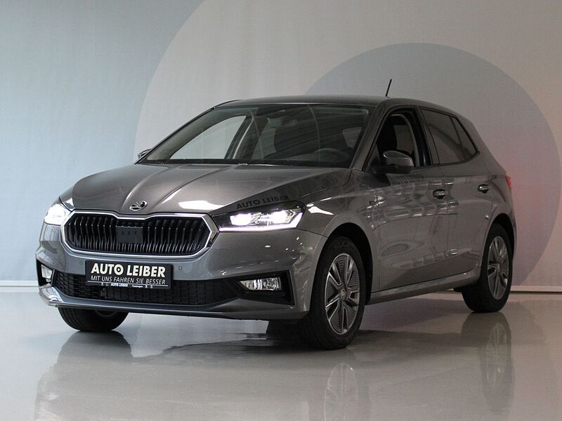 SKODA Fabia 1.0 TSI Tour Cam/VC/CarPlay