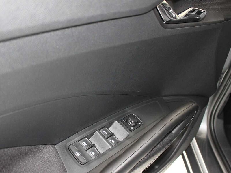 SKODA Fabia 1.0 TSI Tour Cam/VC/CarPlay