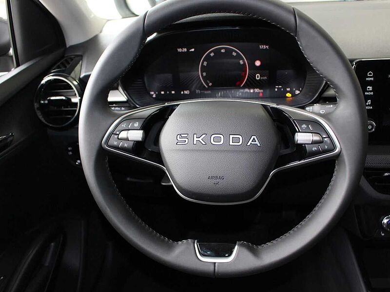 SKODA Fabia 1.0 TSI Tour Cam/VC/CarPlay