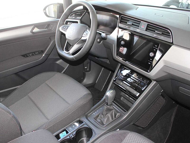 Volkswagen Touran 1.5 TSI ACT OPF DSG R-LINE 7Si. /IQ/Cam