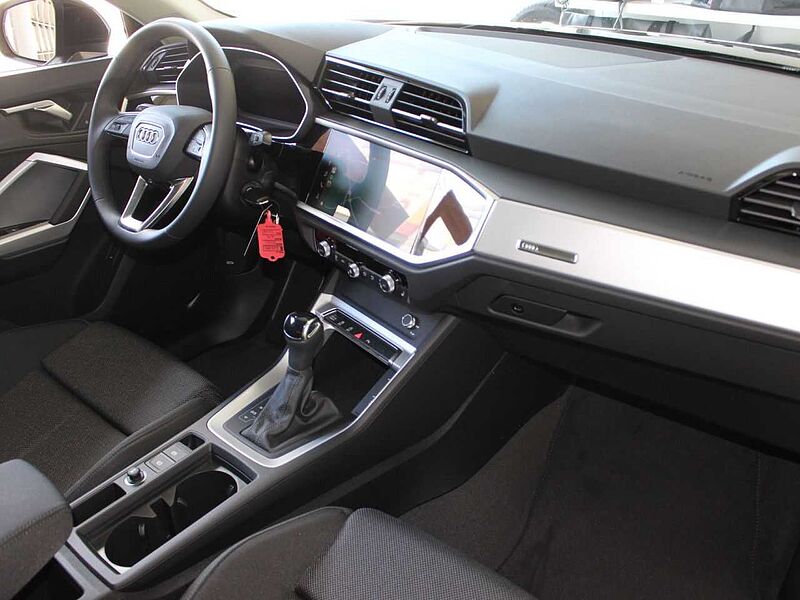 Audi Q3 35 TFSI advanced AHK/St. Hz. /Virtual