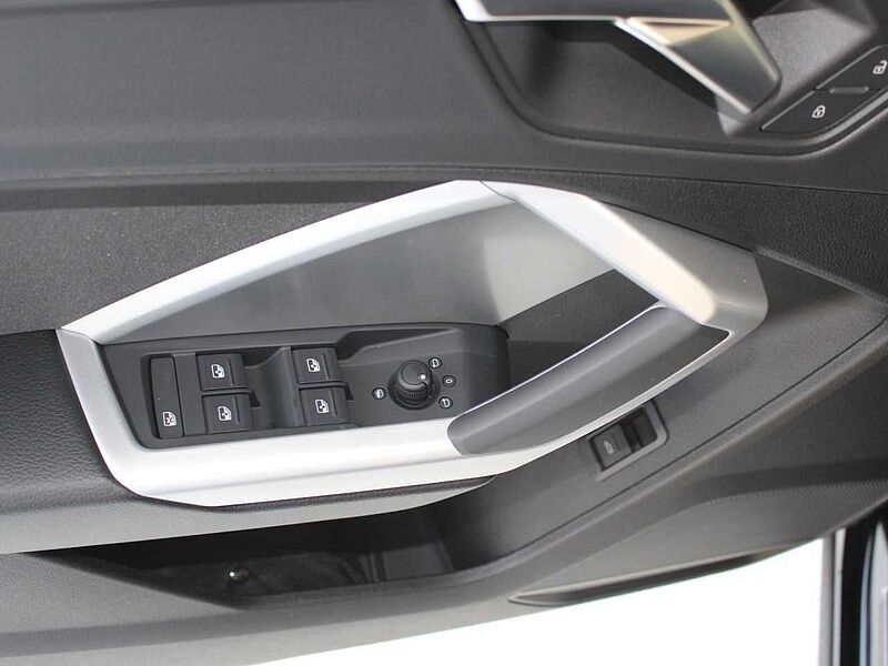 Audi Q3 35 TFSI advanced AHK/St. Hz. /Virtual